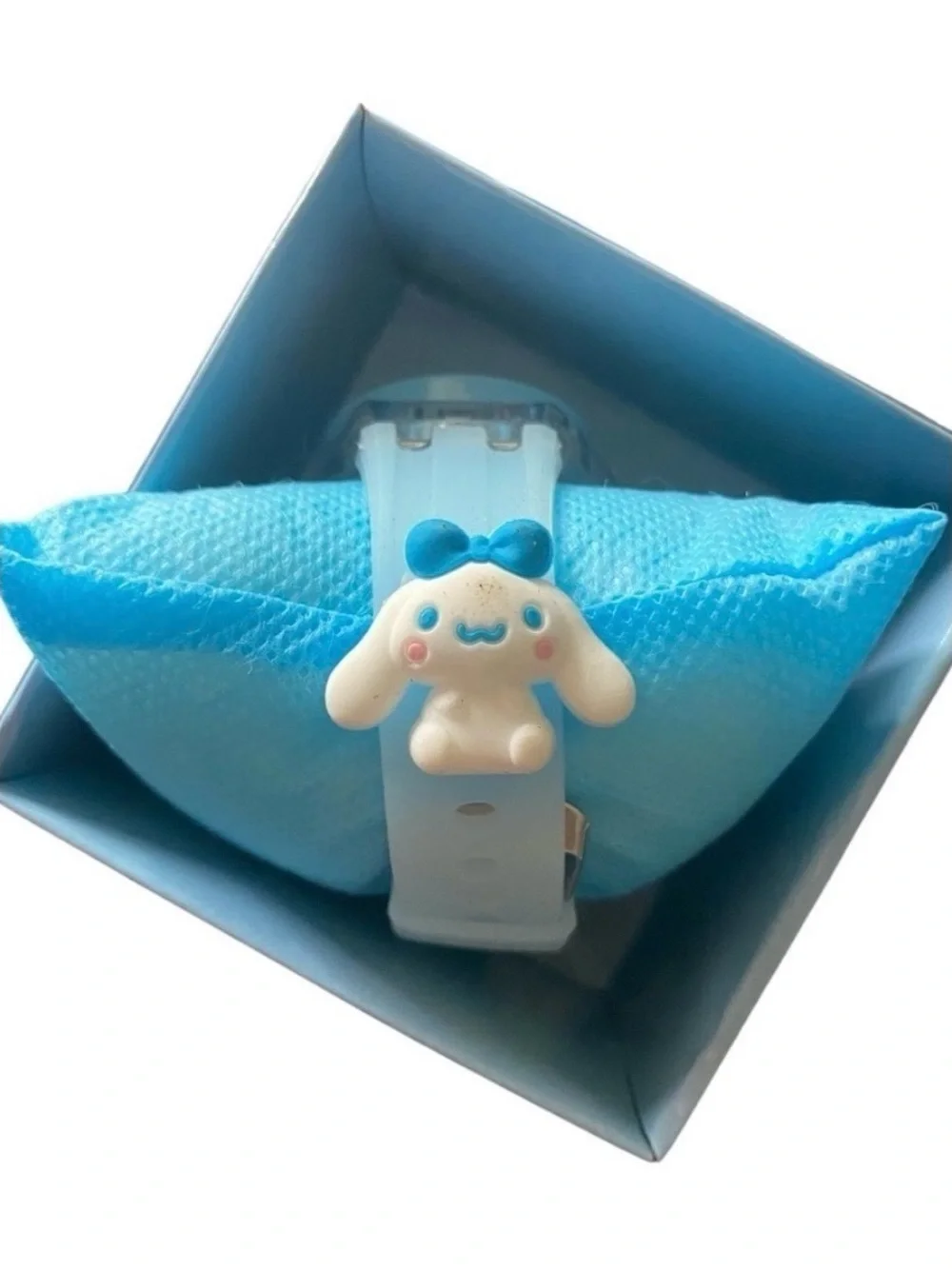 NWT-SANRIO-CINNAMOROLL LIGHT UP WATCH  Brand new in box